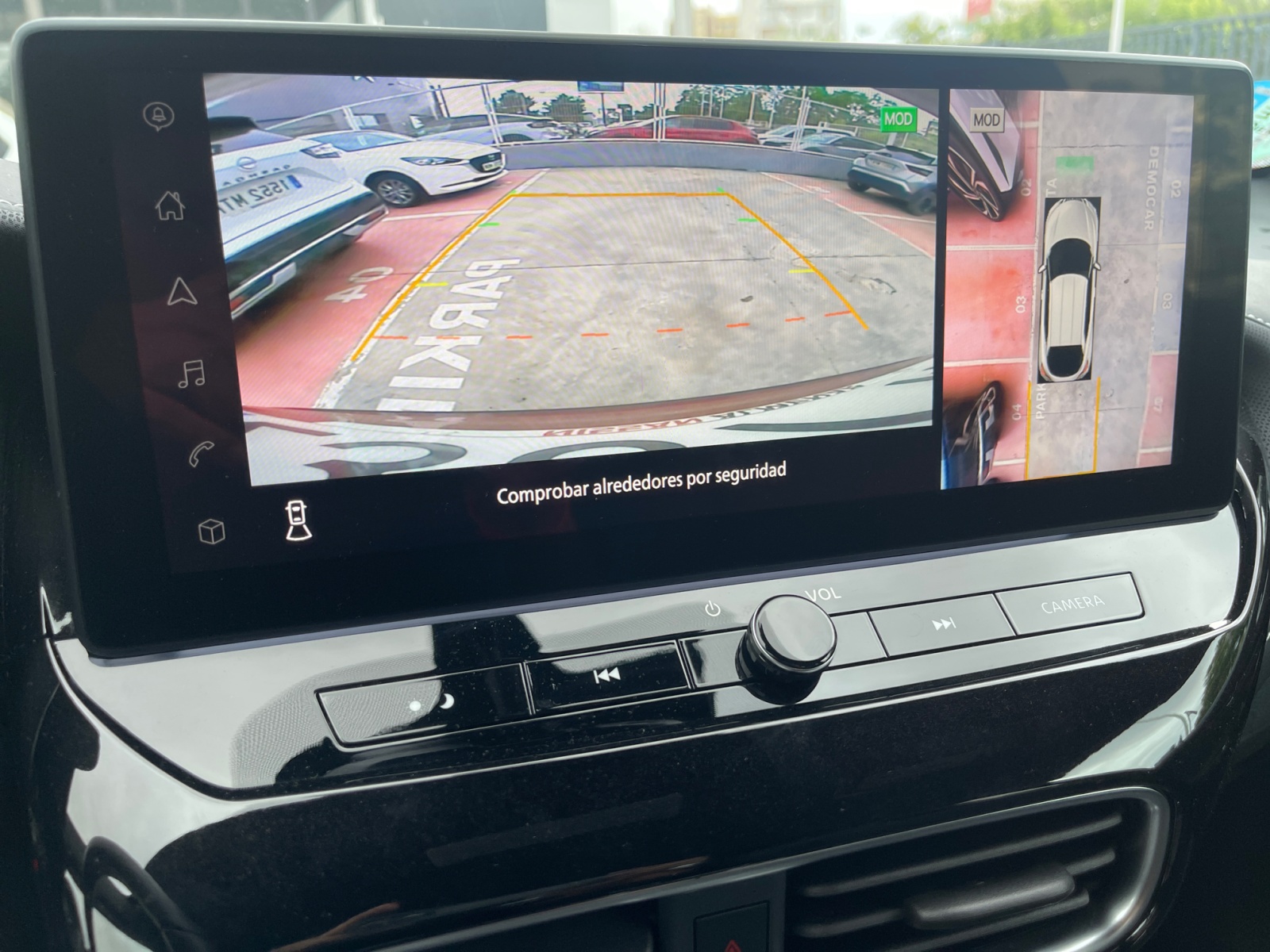 SJNFCAF16U2013553_17_feature-2