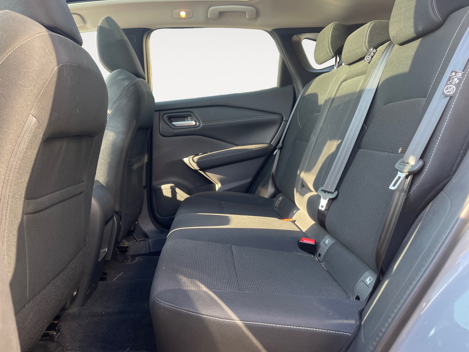 SJNTAAJ12U1028464_12_rear-row-driver_0_final