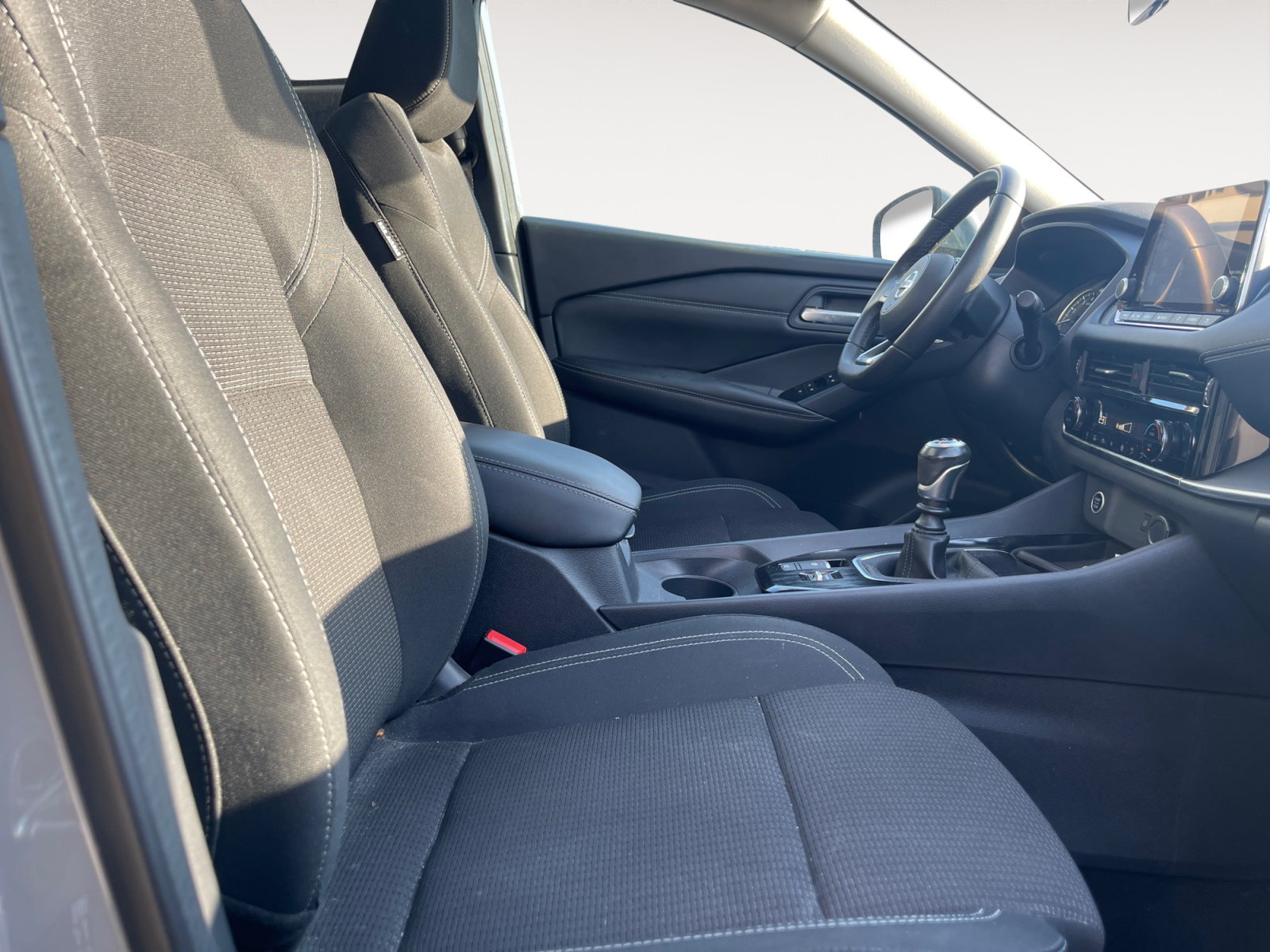 SJNTAAJ12U1028464_14_enter-codriver-driver_0_final