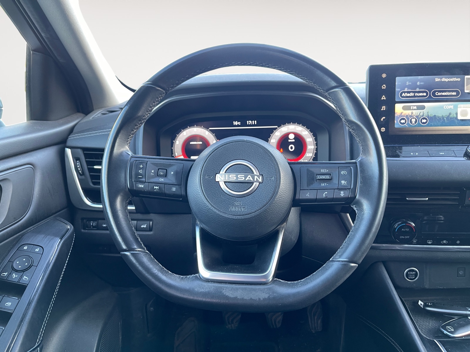 SJNTAAJ12U1170315_11_steering-wheel-driver_0_final