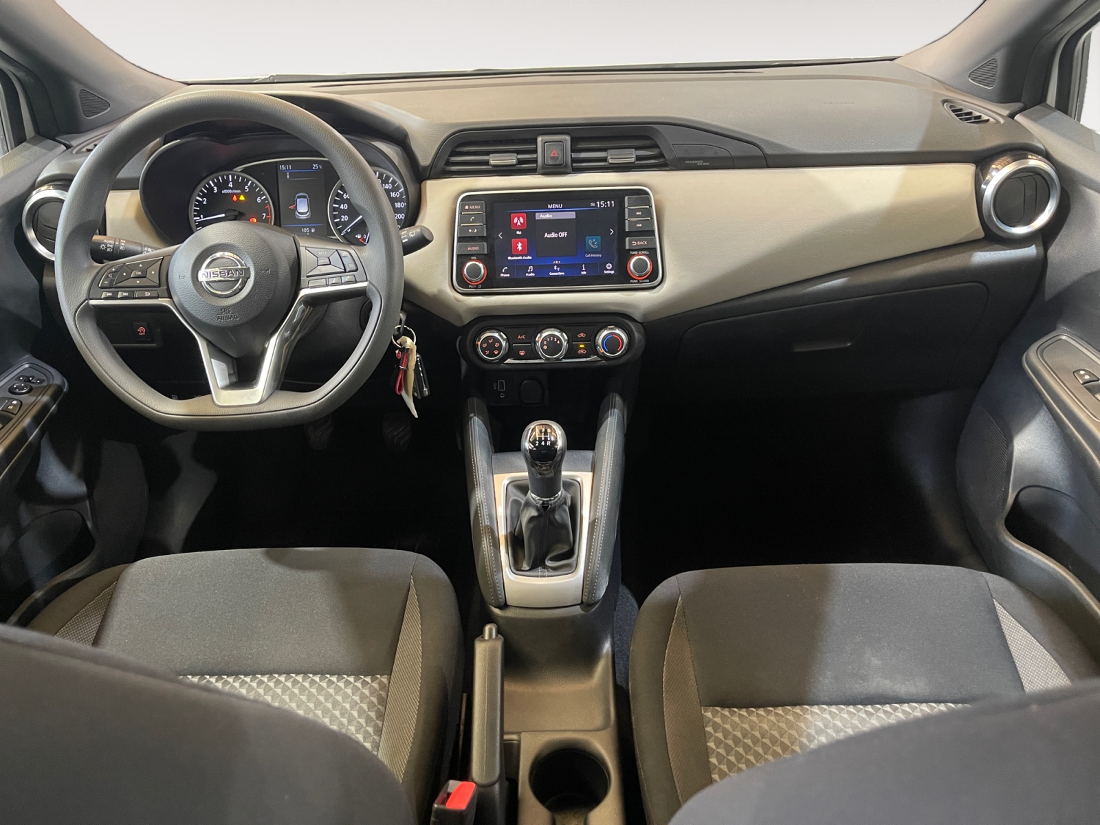 9226MDN_9_front-panel-passenger_0_final