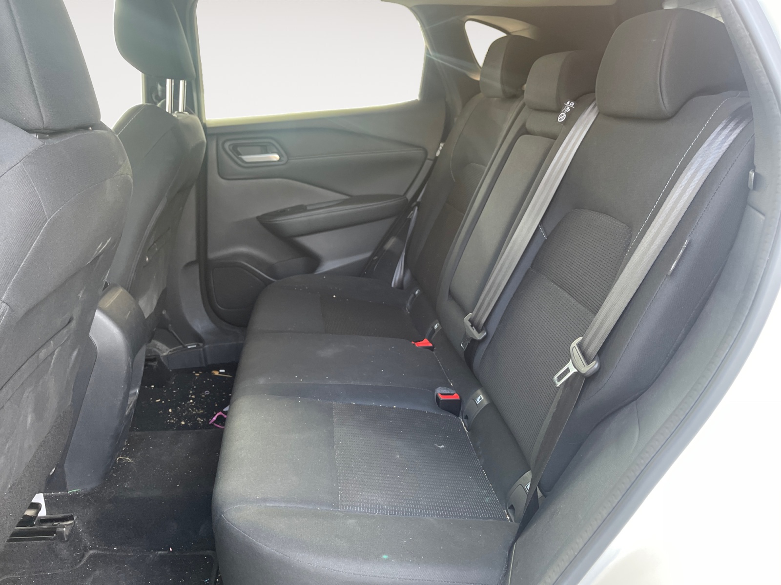 6342MFF_12_rear-row-driver_0_final