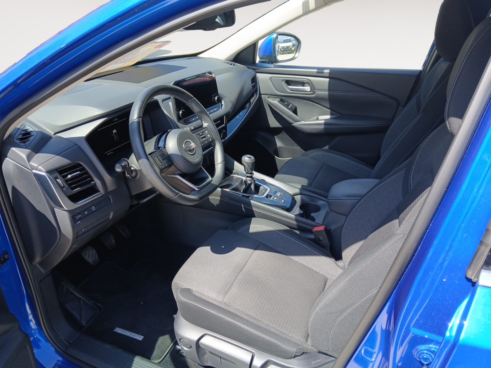 6903LSW_9_front-panel-passenger_0_final