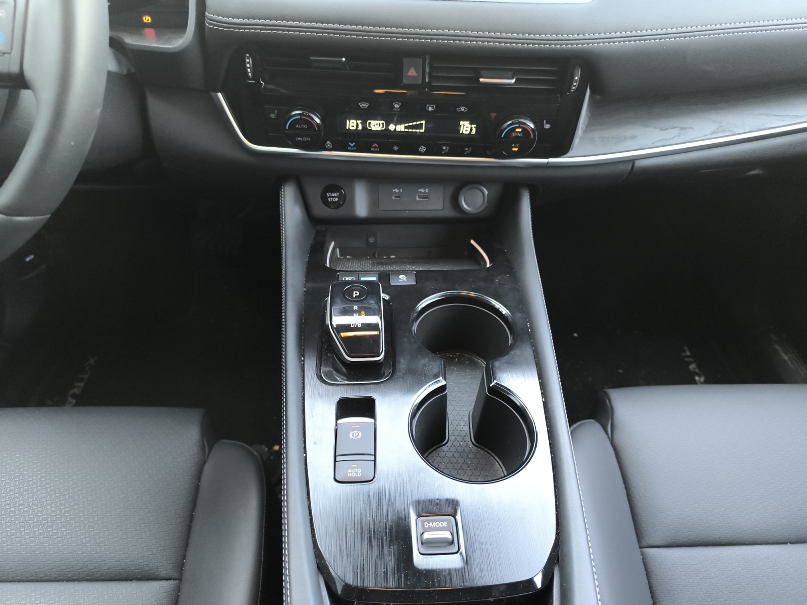 9410NJR_10_center-console-down_0_final