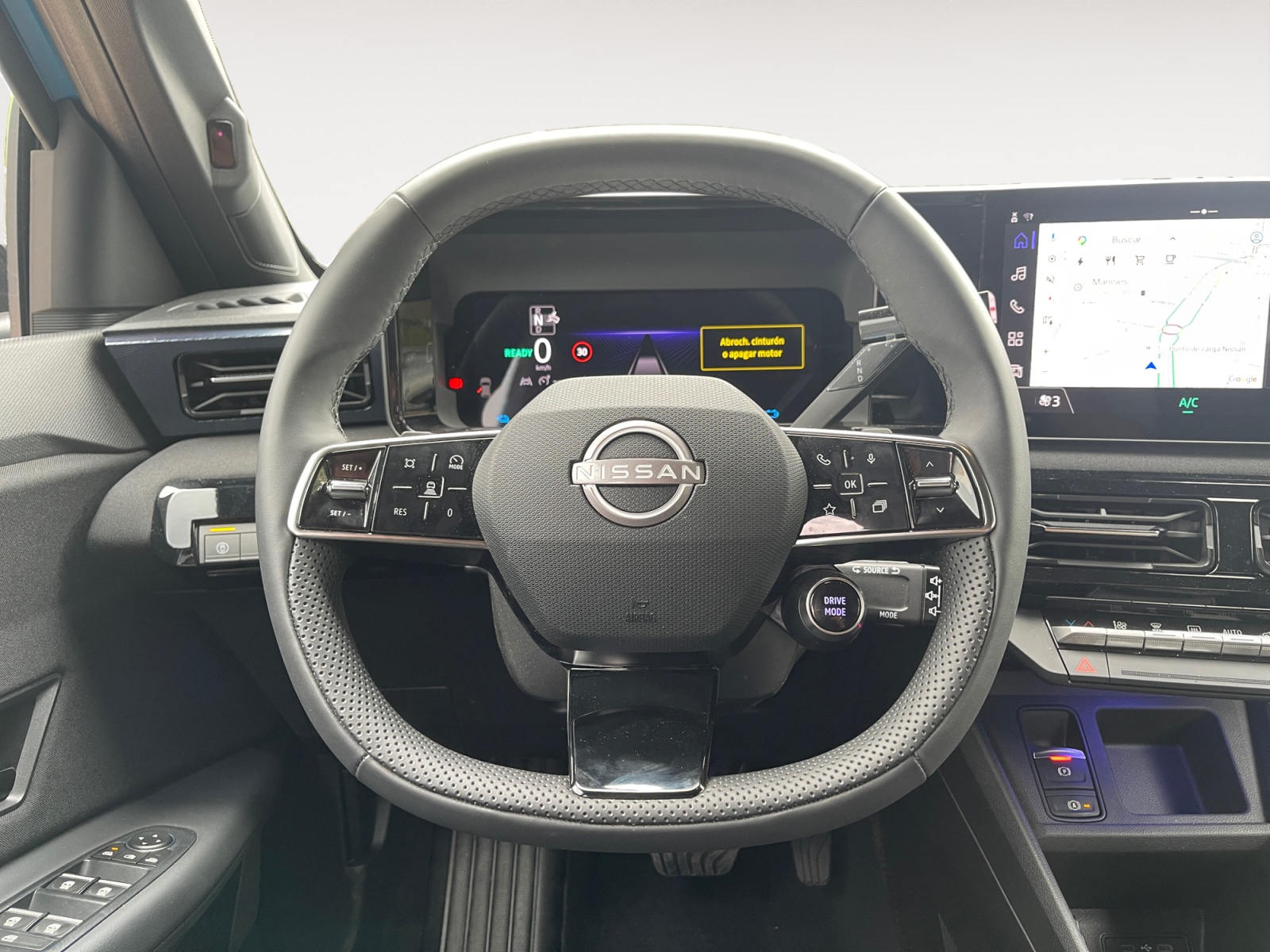 9417NJR_11_steering-wheel-driver_0_final