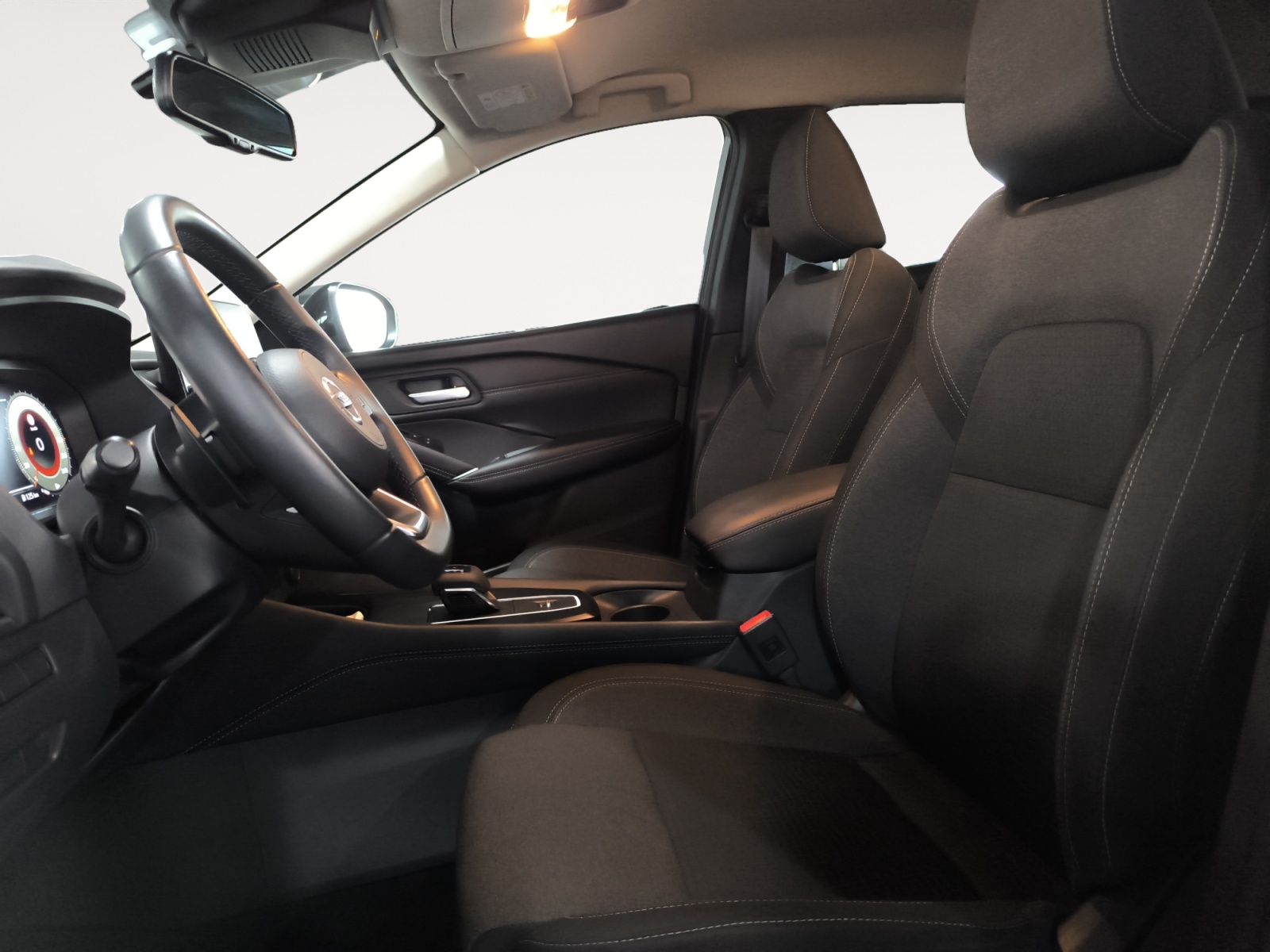 9482LYS_8_enter-driver-codriver_0_final