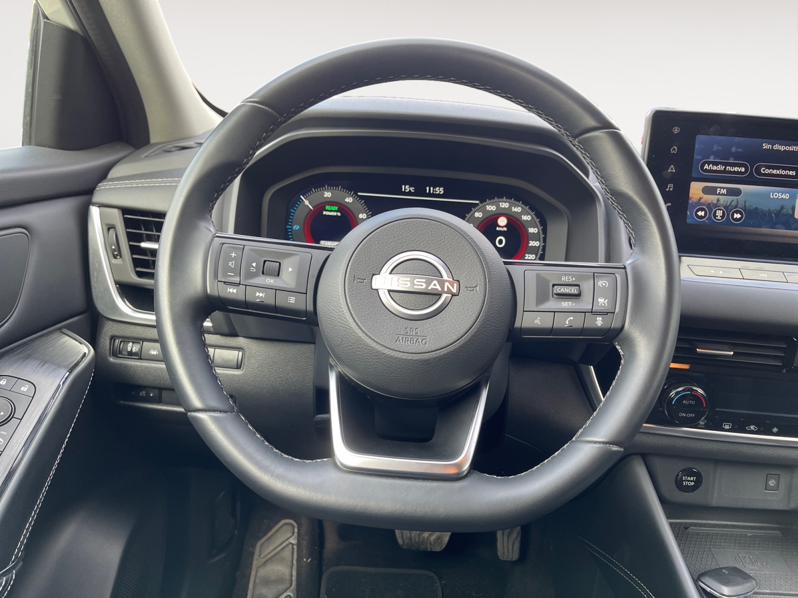 SJNTBAJ12U1219322_11_steering-wheel-driver_0_final