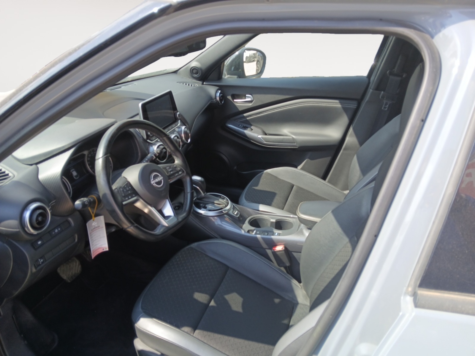 4221MGL_11_steering-wheel-driver_0_final