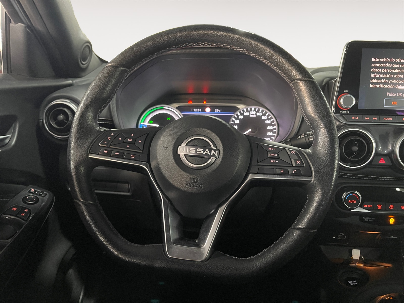 7598MFR_11_steering-wheel-driver_0_final