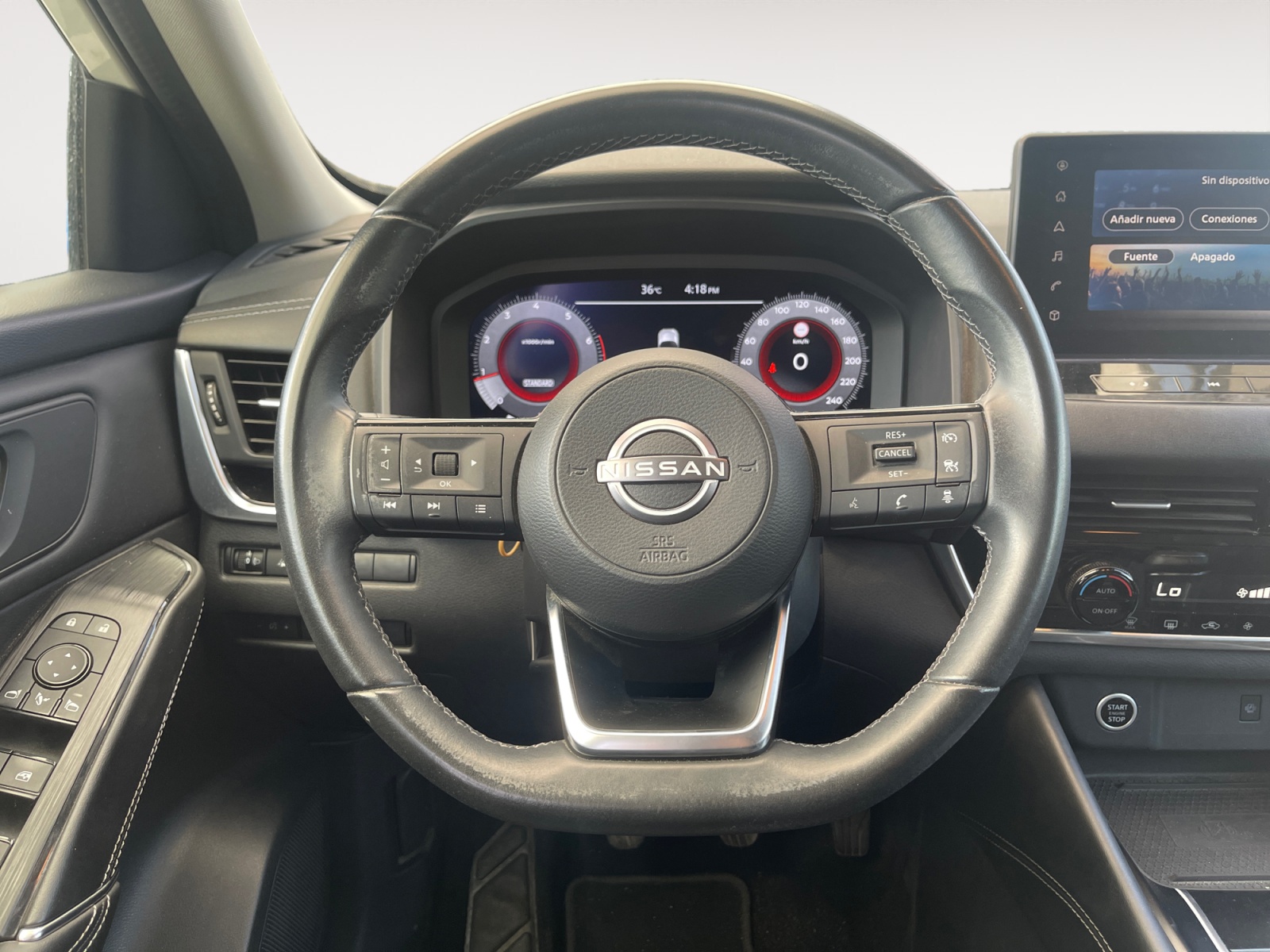 1845MCR_11_steering-wheel-driver_0_final