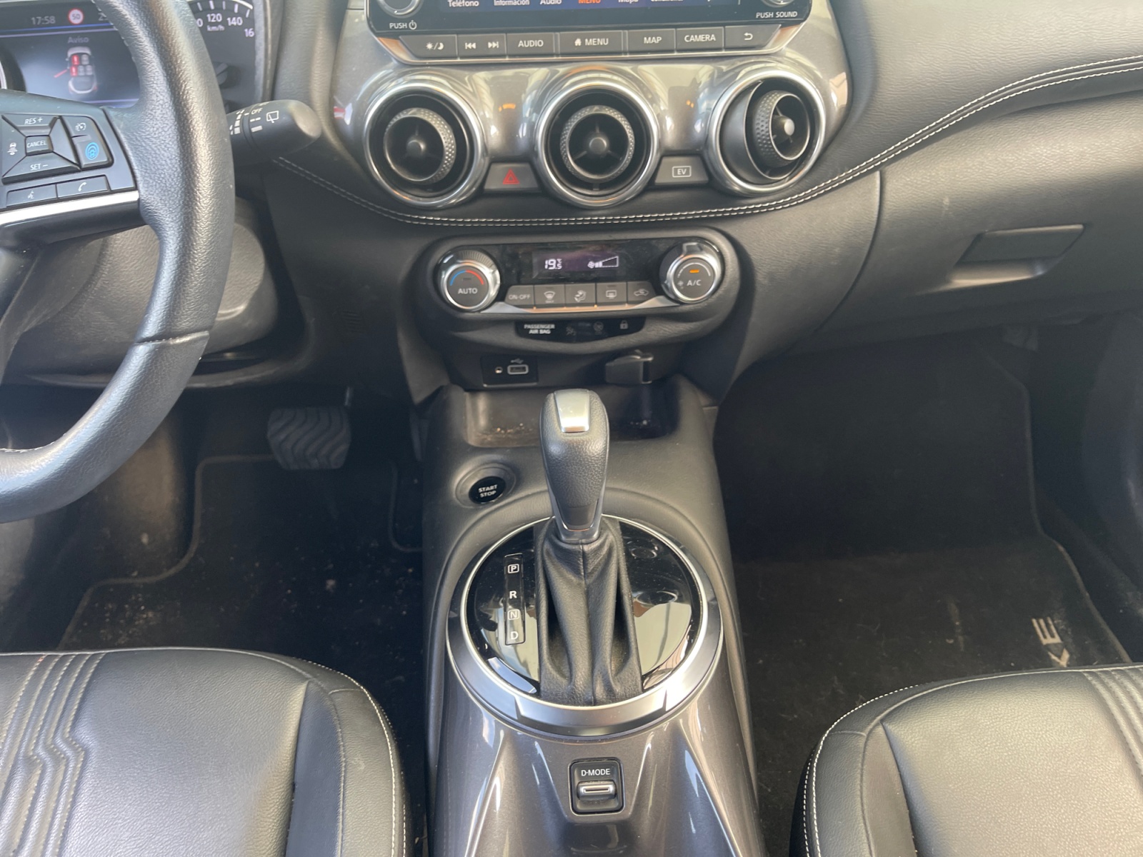 7632MTN_10_center-console-down_0_final