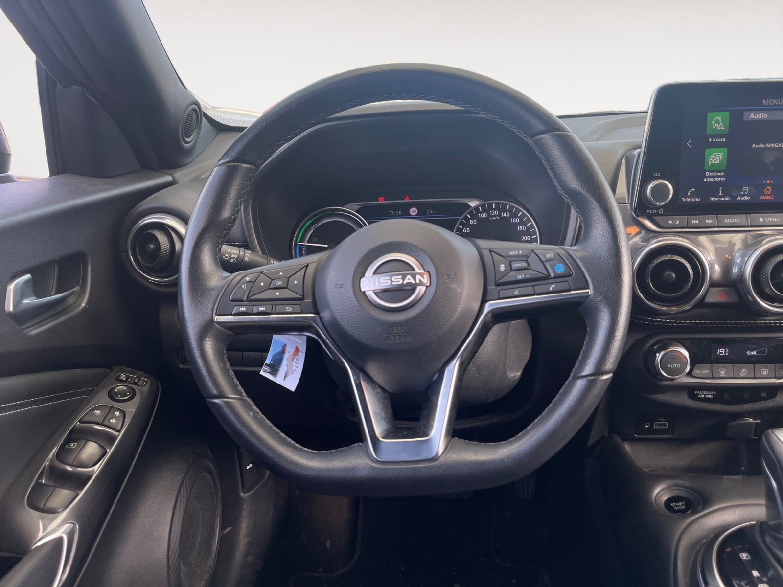 7632MTN_11_steering-wheel-driver_0_final