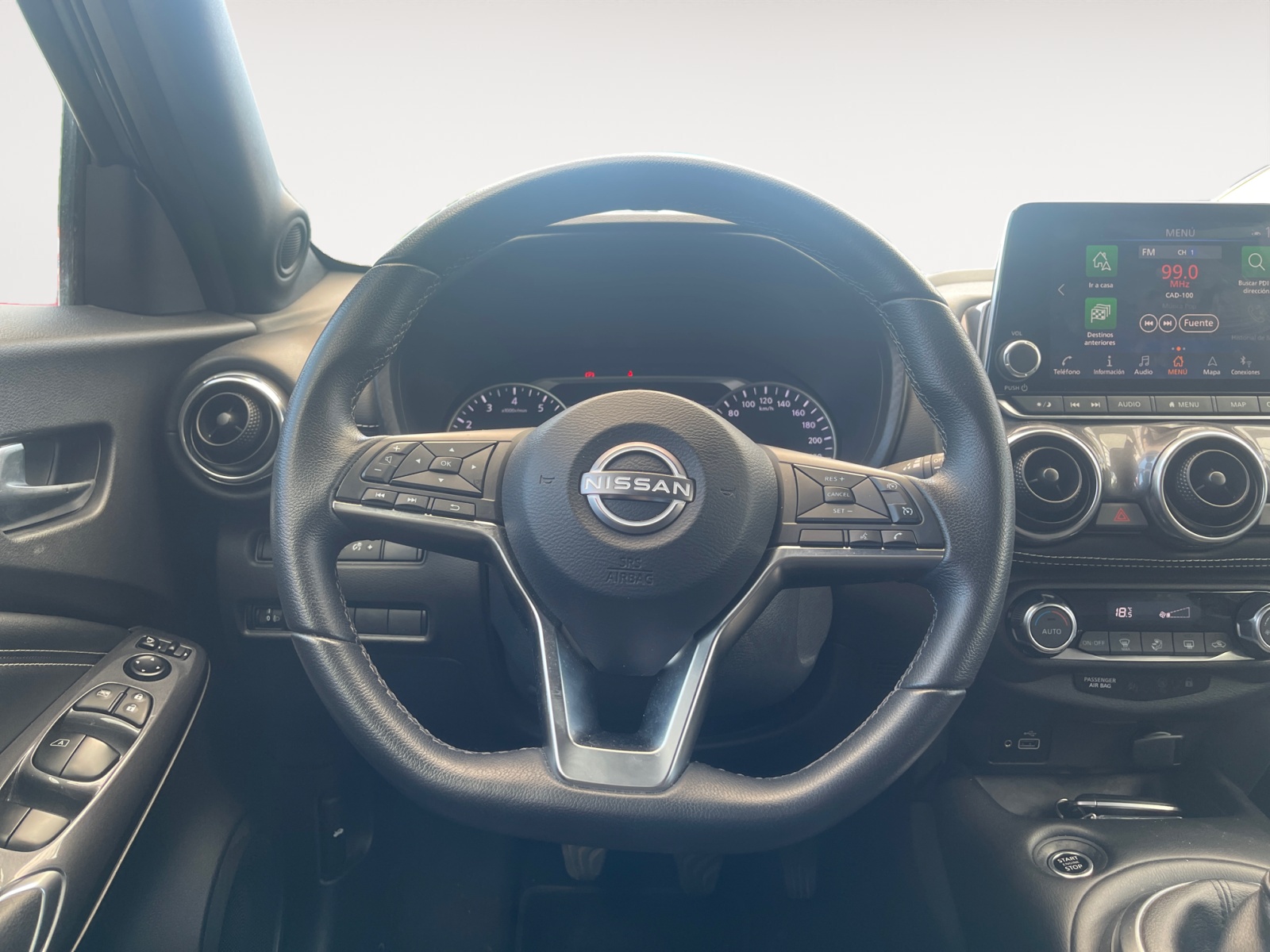 SJNFAAF16U1314526_11_steering-wheel-driver